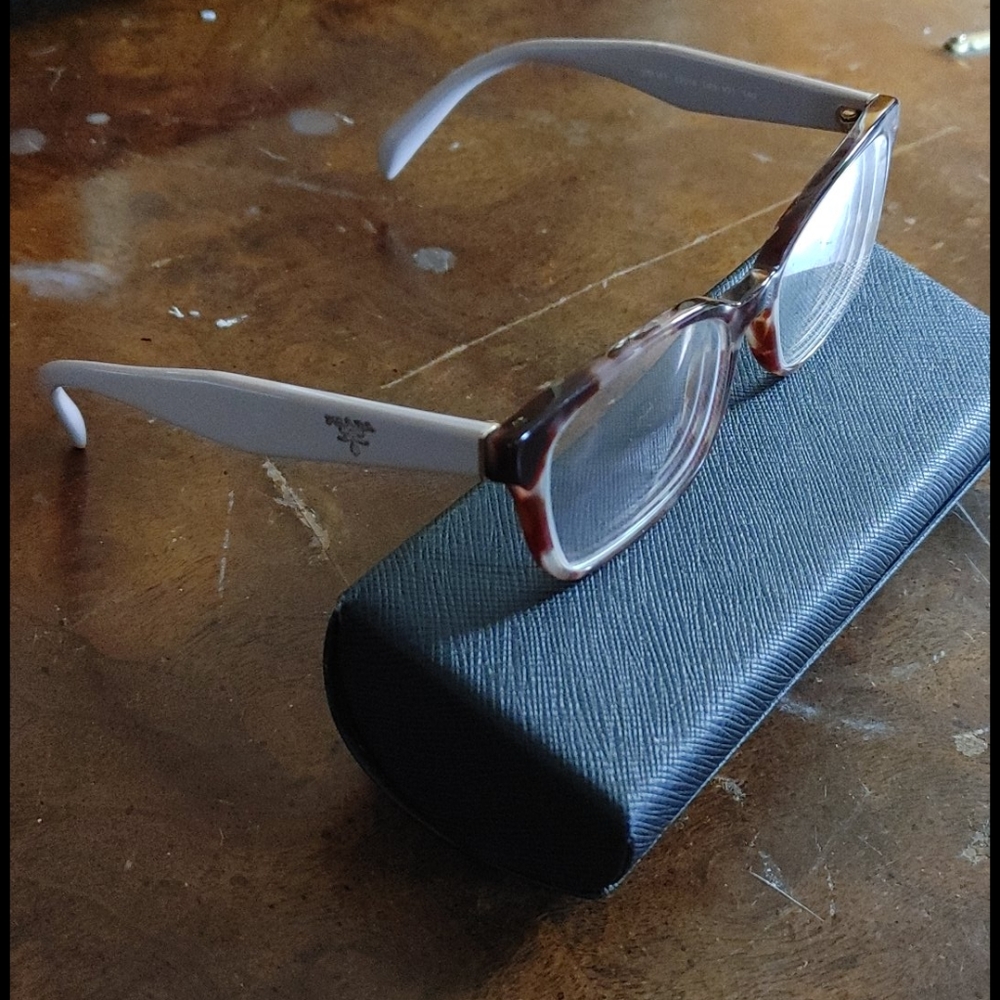 Prada VPR18T